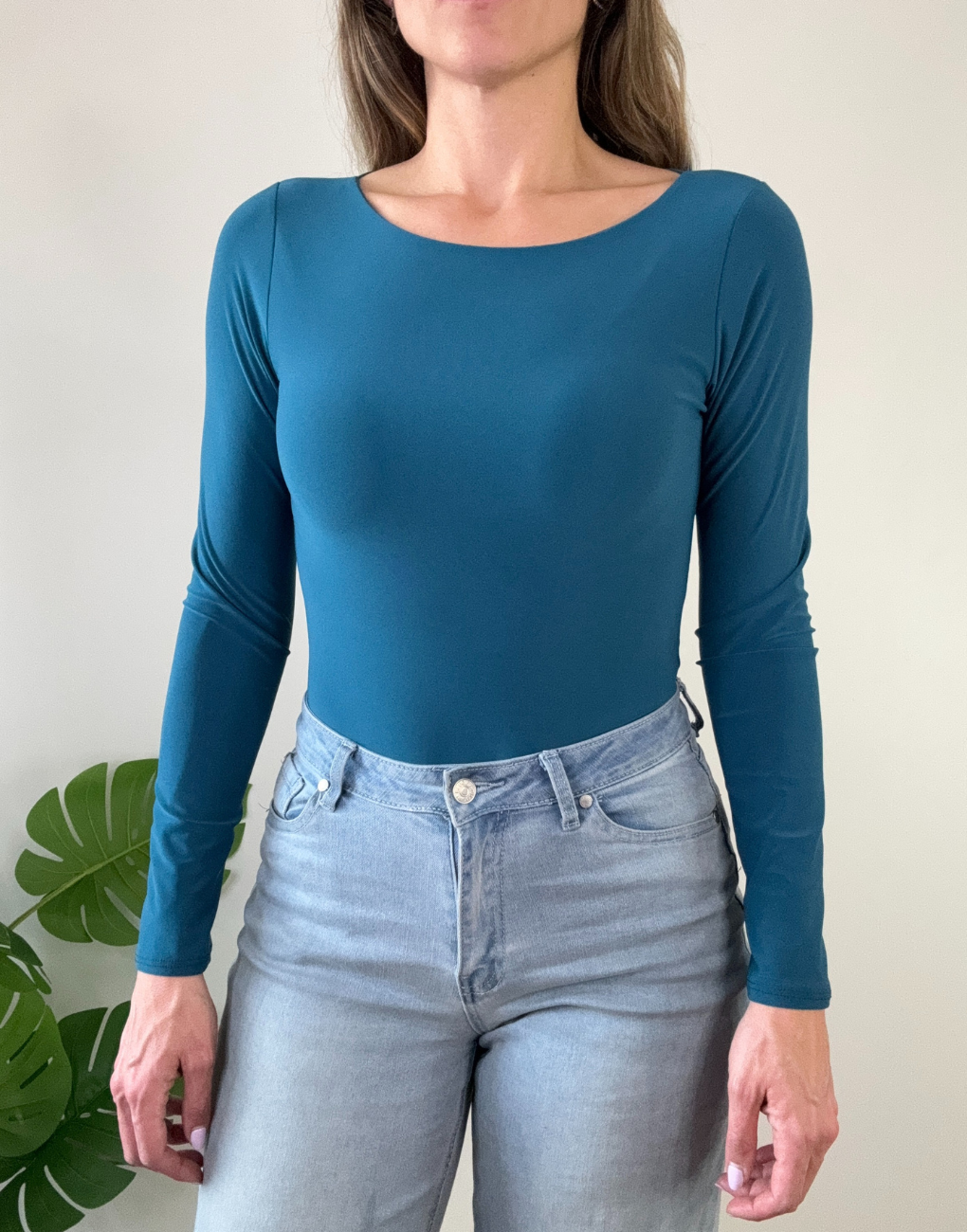 Body cuello halter Gabriela manga larga