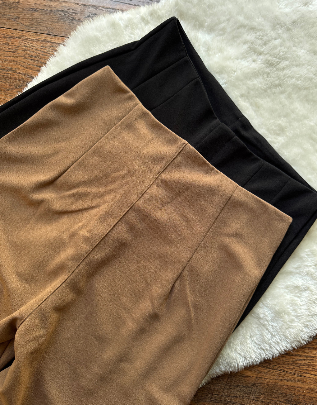 Pantalón sastre cintura avispa con pinzas Zarah