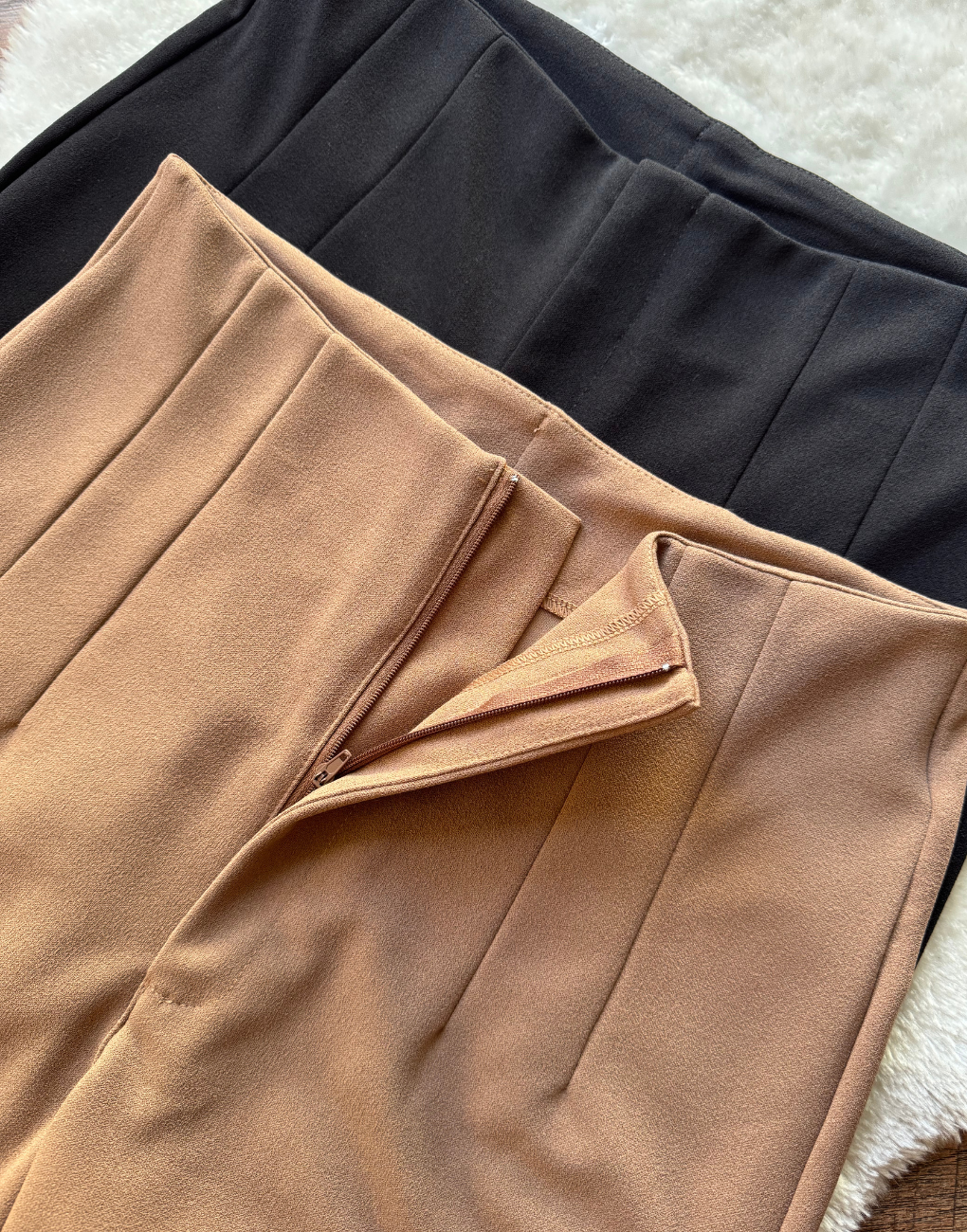 Pantalón sastre cintura avispa con pinzas Zarah