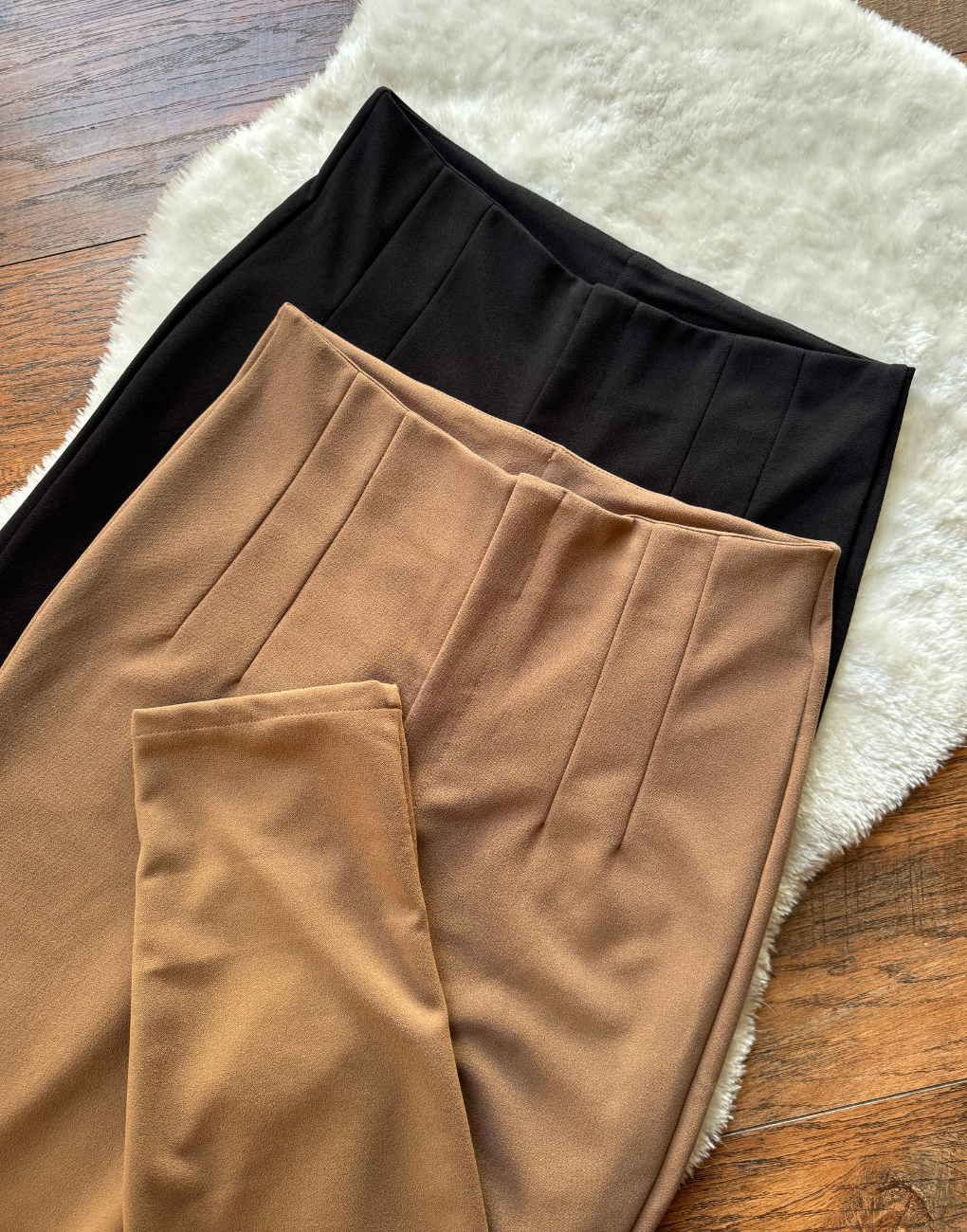 Pantalón sastre cintura avispa con pinzas Zarah