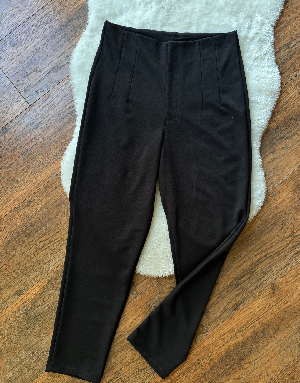 Pantalón sastre cintura avispa con pinzas Zarah