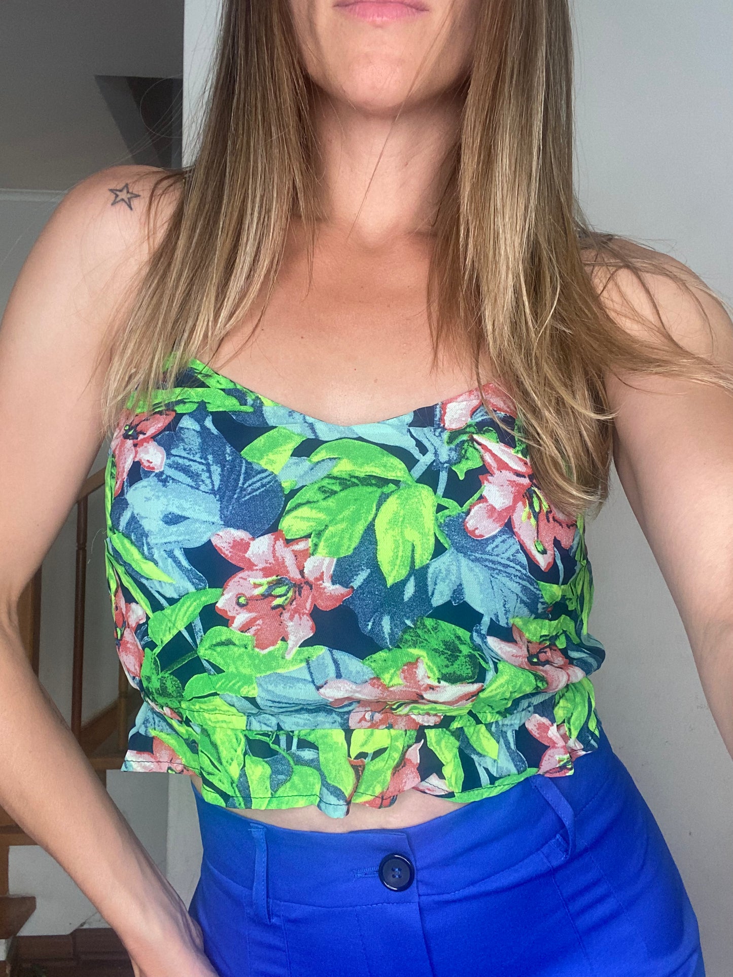 Top floreado Violeta sin mangas